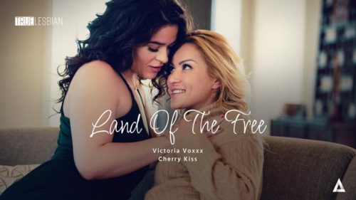 TrueLesbian: Land Of The Free – Victoria Voxxx & Cherry Kiss